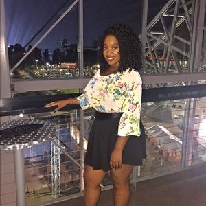 Long sleeve floral crop top